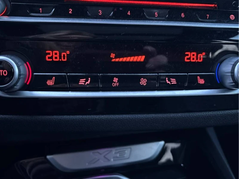 BMW X3 xDrive30i* CARFAX* ОПЦИЯ ЗА ФИНАНСИРАНЕ* , снимка 8 - Автомобили и джипове - 53047682