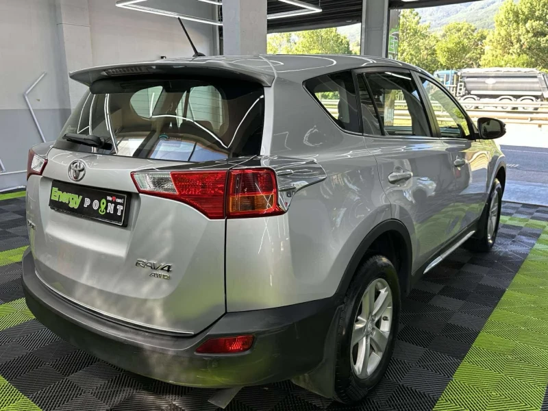 Toyota Rav4, снимка 7 - Автомобили и джипове - 53112344
