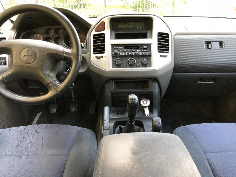 Mitsubishi Pajero 3.2DID, снимка 10 - Автомобили и джипове - 47459338