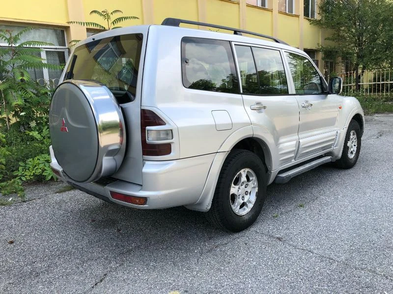 Mitsubishi Pajero 3.2DID, снимка 8 - Автомобили и джипове - 47041592