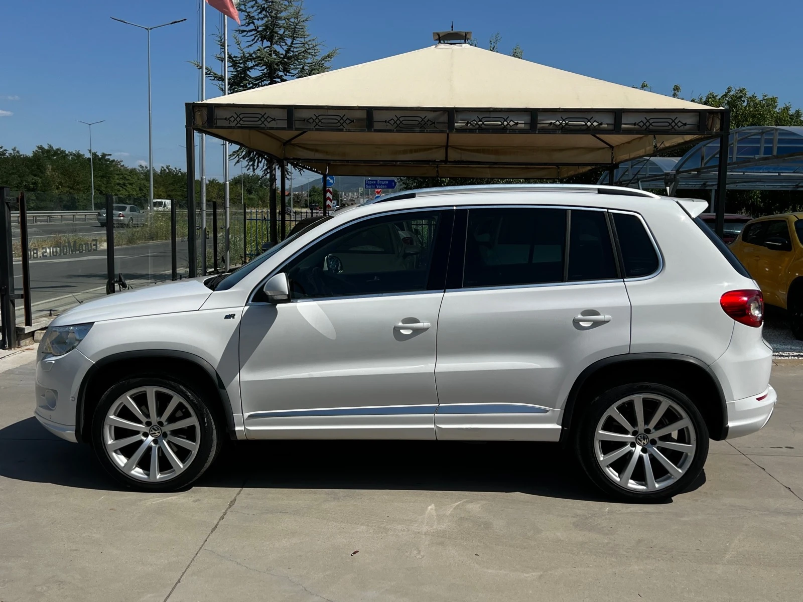 VW Tiguan 2.0TDI 4-MOTION-R LINE - изображение 7