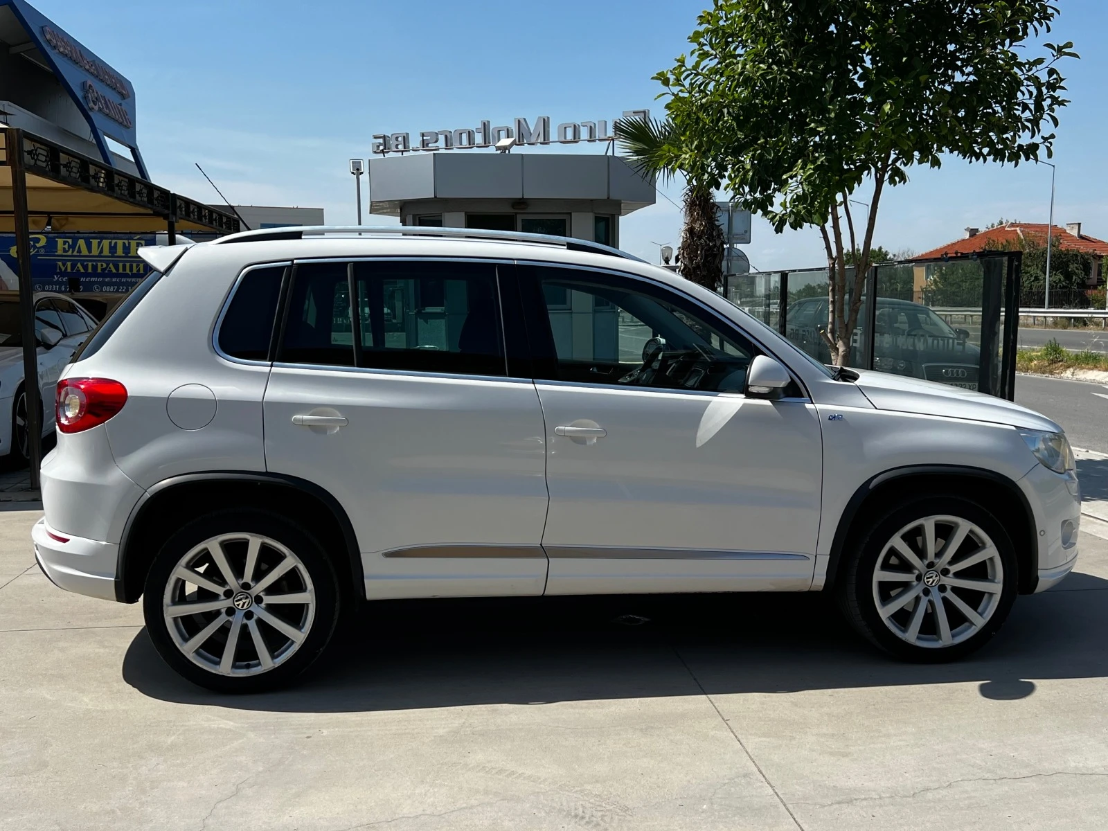 VW Tiguan 2.0TDI 4-MOTION-R LINE - изображение 4