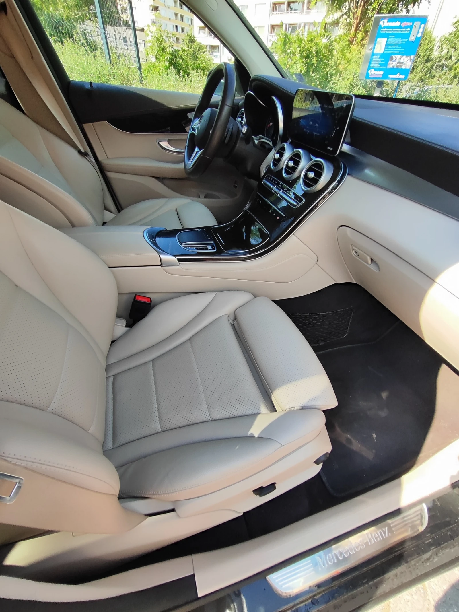 Mercedes-Benz GLC 200 4Matic * Hybrid * Leather * LED * NAVI - изображение 8