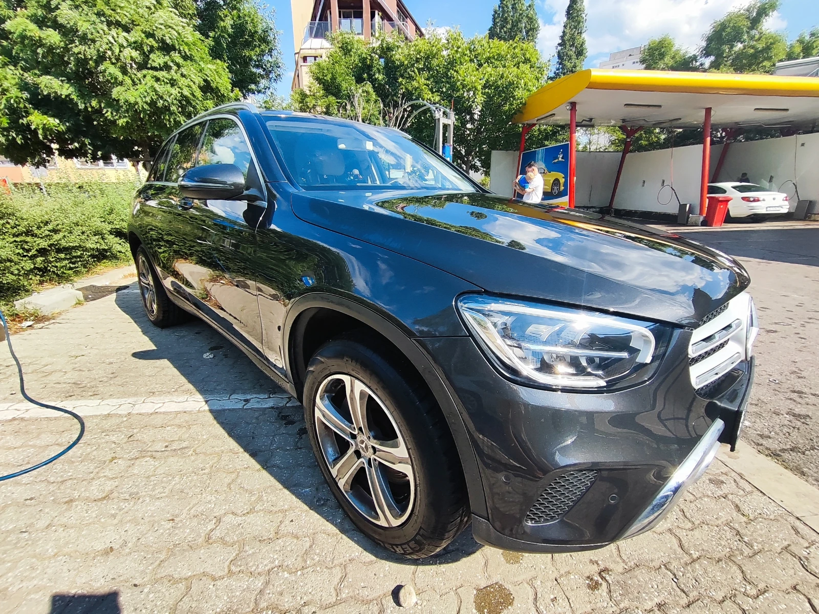 Mercedes-Benz GLC 200 4Matic * Hybrid * Leather * LED * NAVI - изображение 5