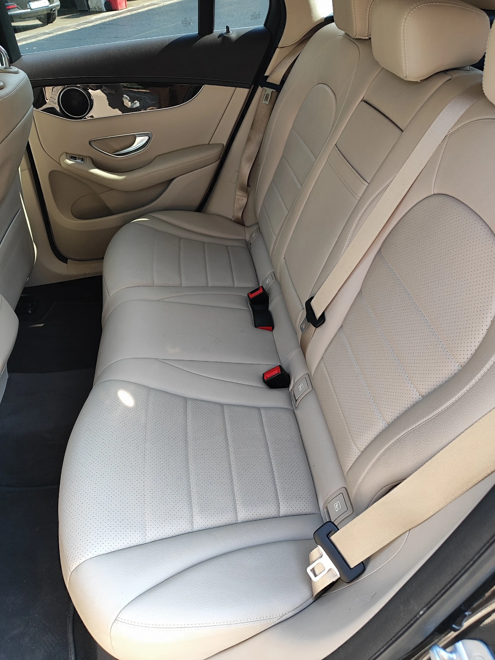Mercedes-Benz GLC 200 4Matic * Hybrid * Leather * LED * NAVI - изображение 6