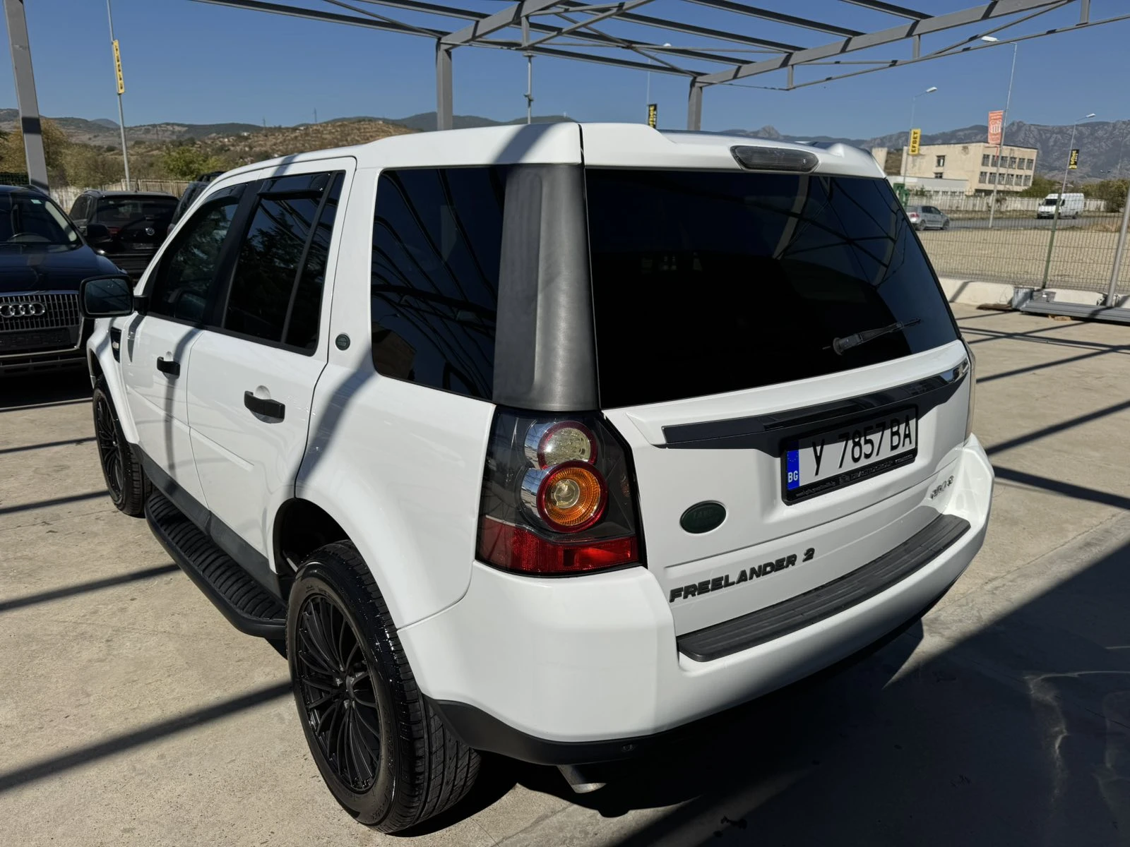 Land Rover Freelander 2.2* 150ps* 4x4* 6ск* НАВИ* КОЖА* ПАРКТ - изображение 3