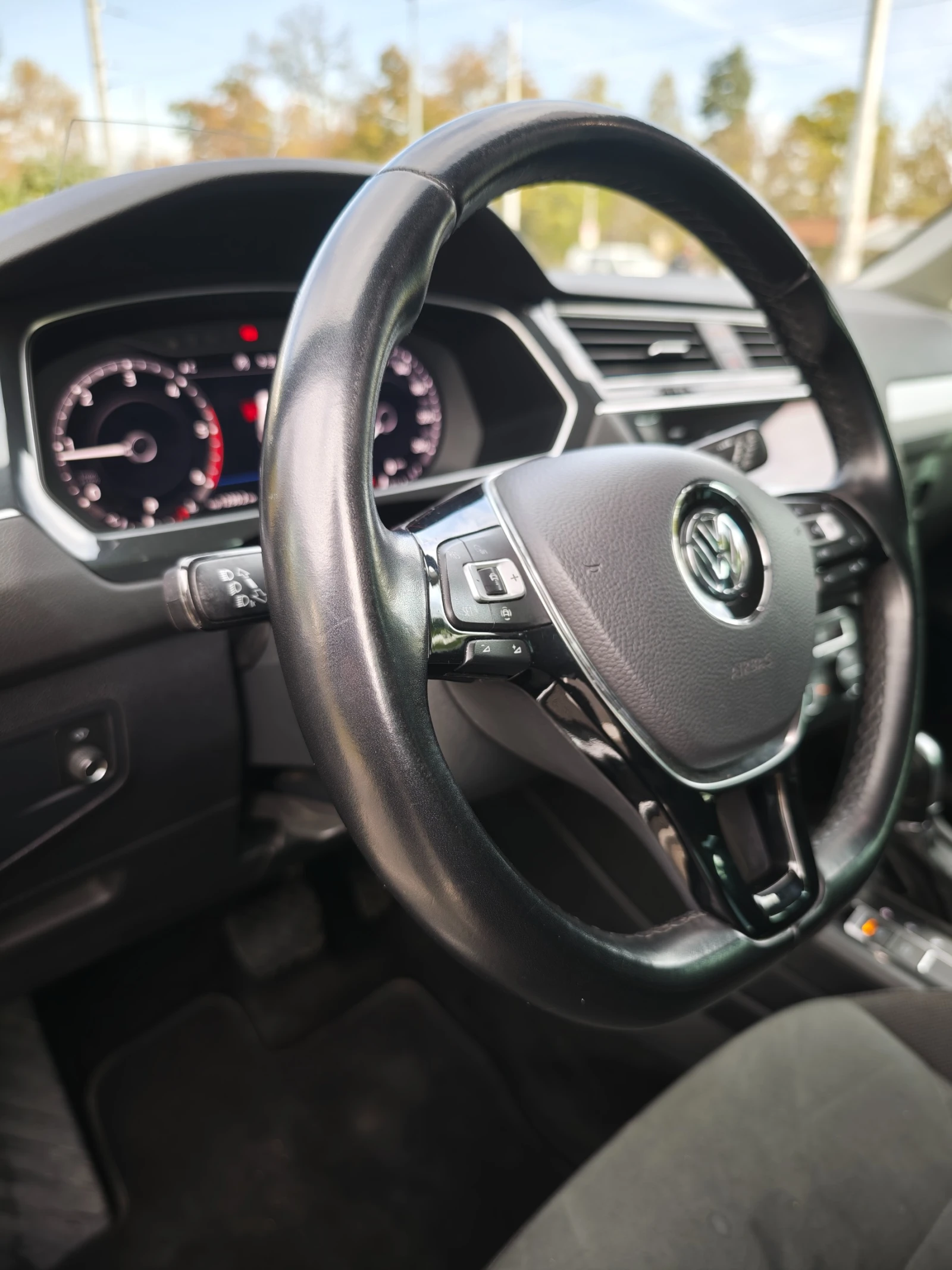 VW Tiguan 2.0 TDI 4MOTION HIGHLINE* Head-up* 360* Virtual - изображение 8