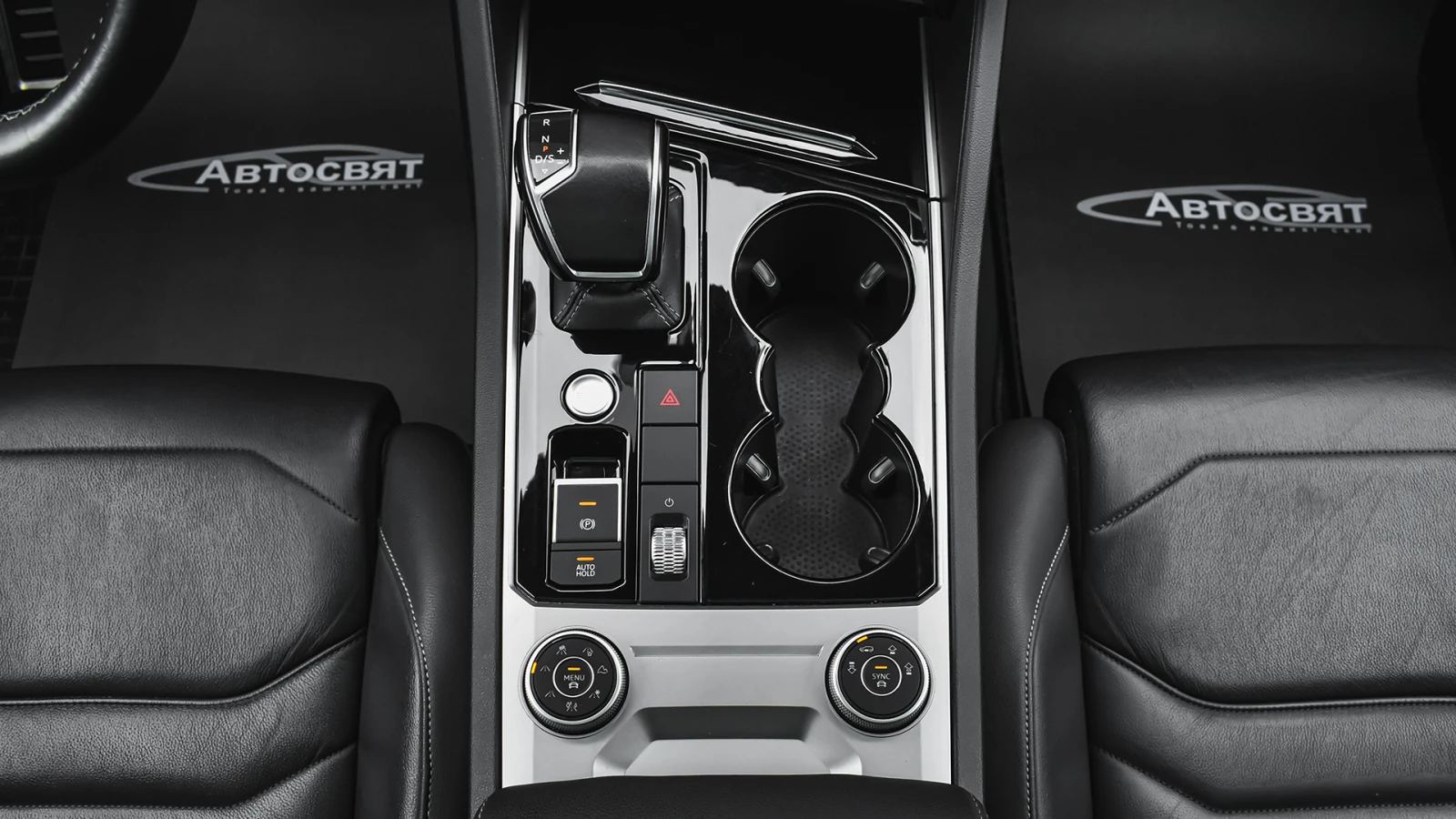 VW Touareg R Line 4.0 V8 TDI 4MOTION Tiptronic, снимка 11 - Автомобили и джипове - 53914919