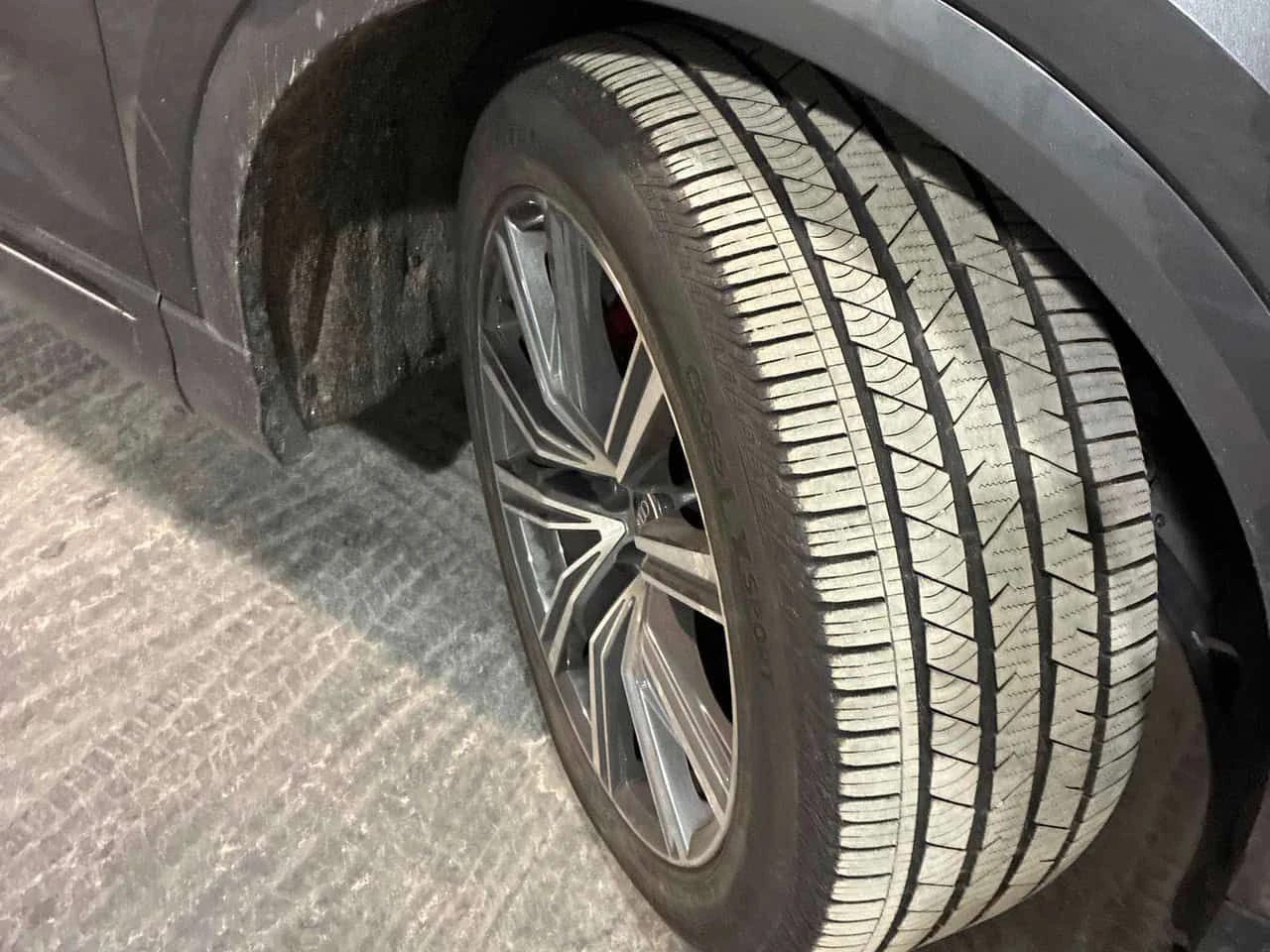 Audi SQ8 4.0 TFSI quattro  CARFAX, снимка 7 - Автомобили и джипове - 54165212