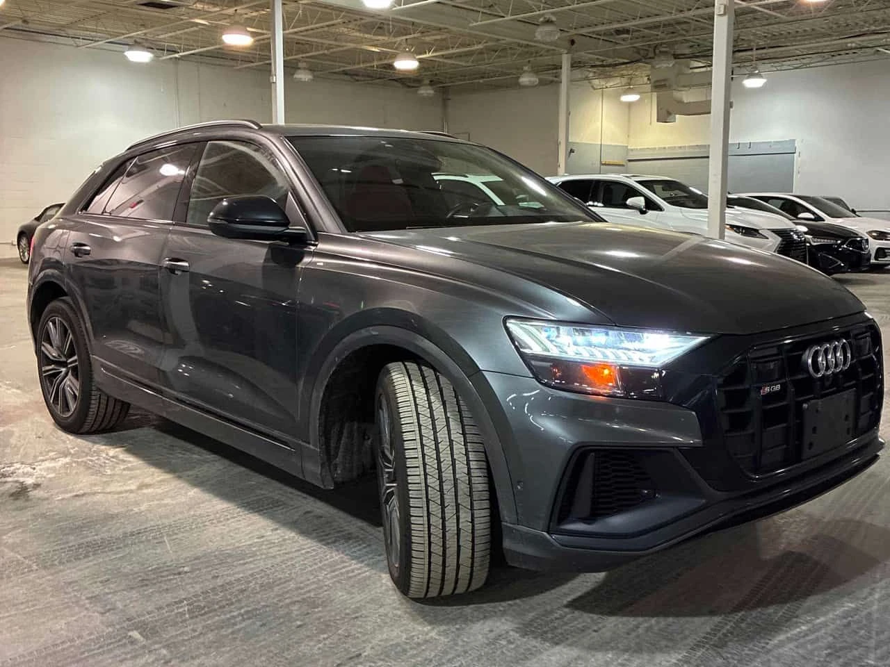 Audi SQ8 4.0 TFSI quattro  CARFAX, снимка 3 - Автомобили и джипове - 54165212