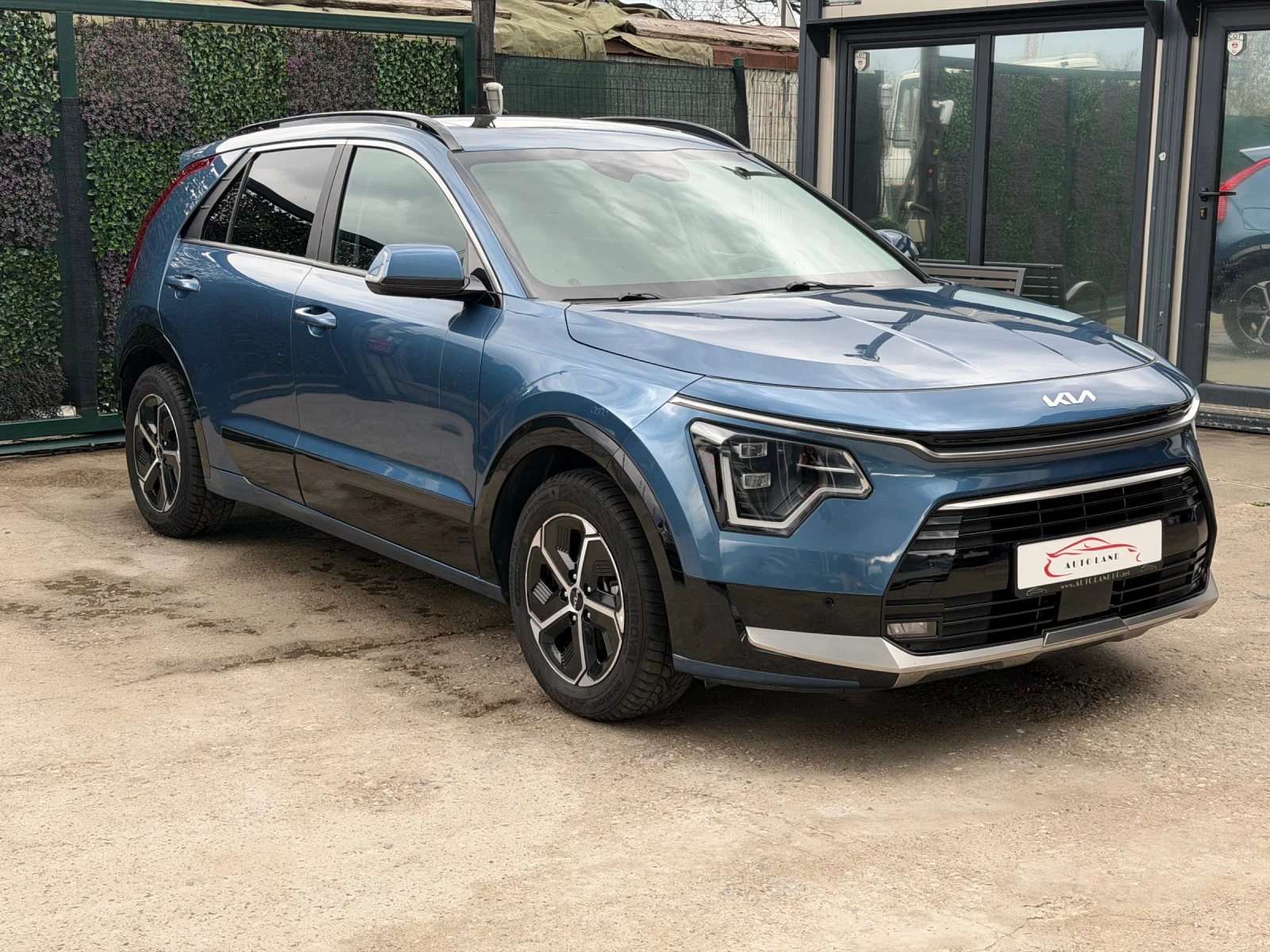 Kia Niro Plug-in Hybrid/LED/NAV/KEYLESS/CAM/СОБСТВЕН ЛИЗИНГ, снимка 2 - Автомобили и джипове - 54237288