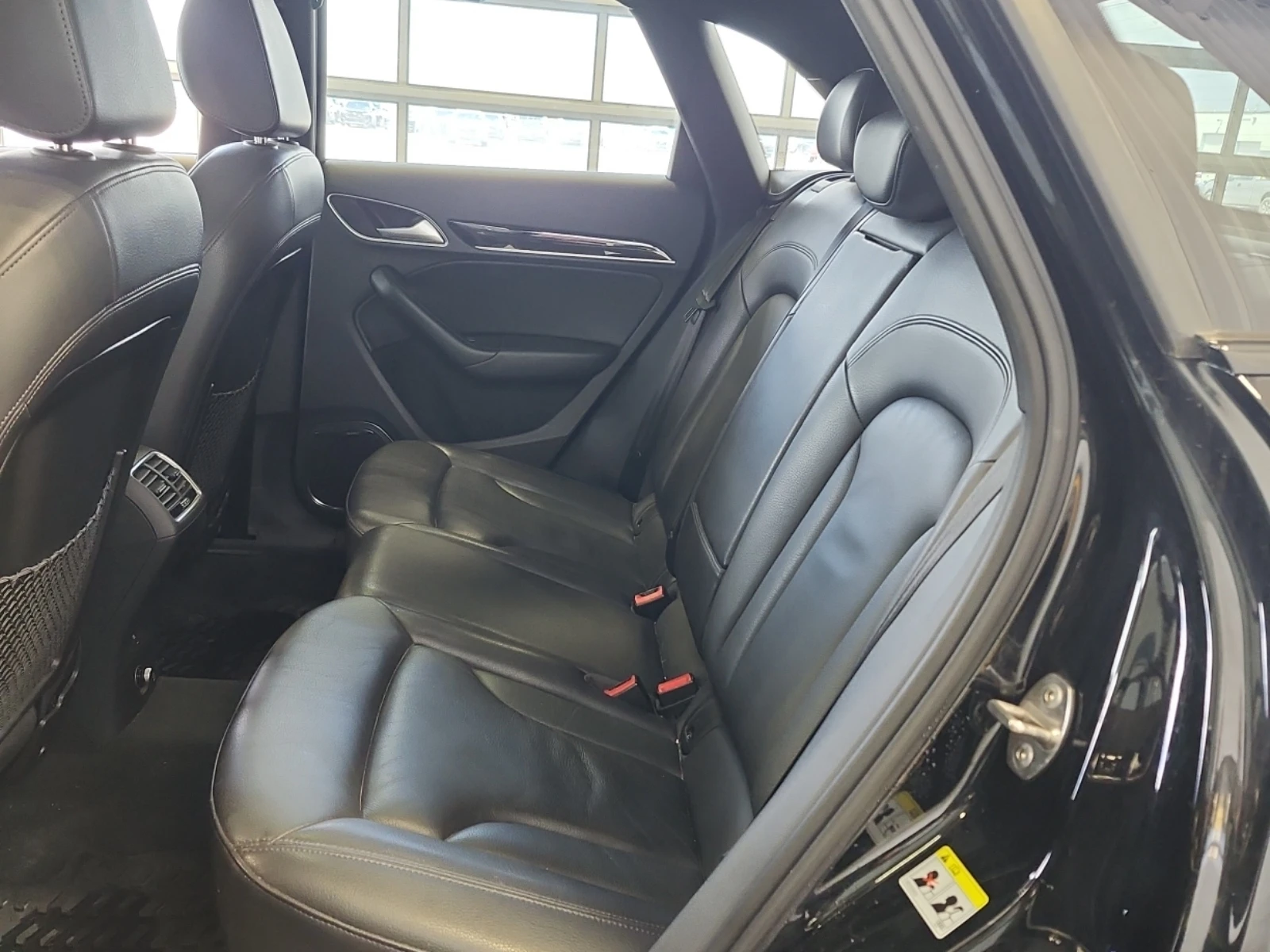 Audi Q3  2.0 TFSI quattro Technik Tiptronic, снимка 15 - Автомобили и джипове - 54484553