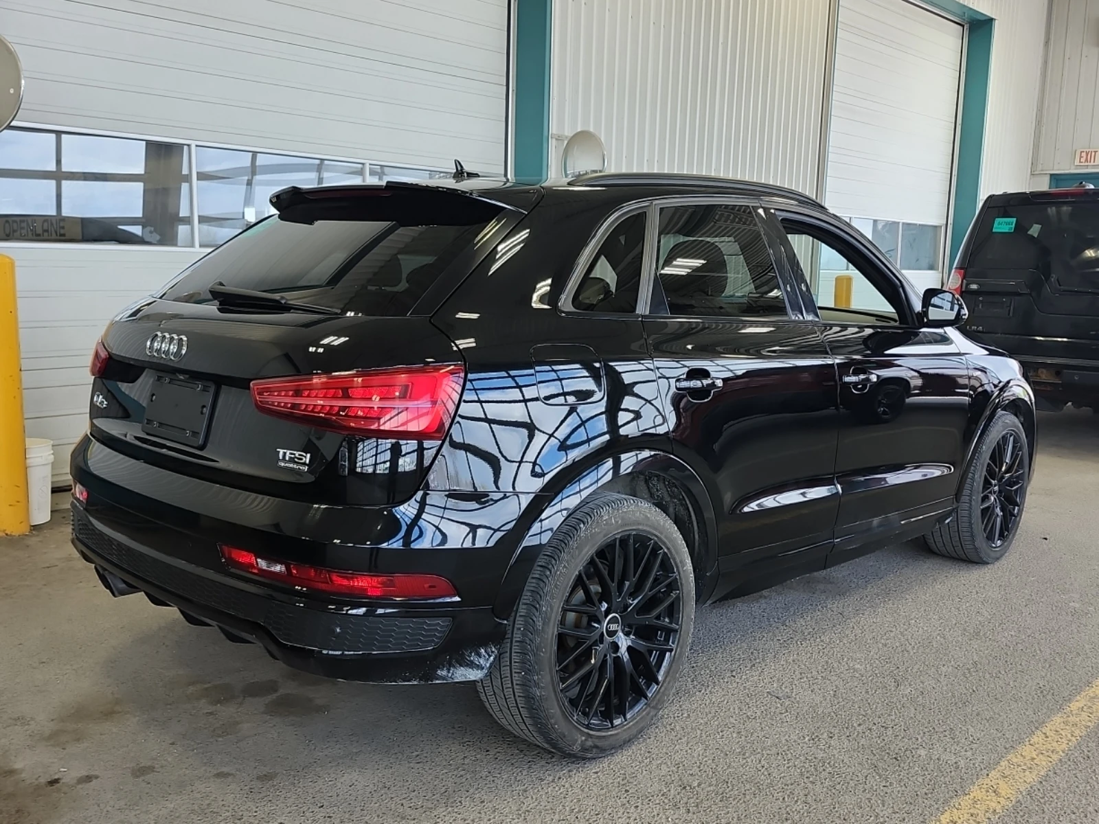Audi Q3  2.0 TFSI quattro Technik Tiptronic, снимка 4 - Автомобили и джипове - 54484553