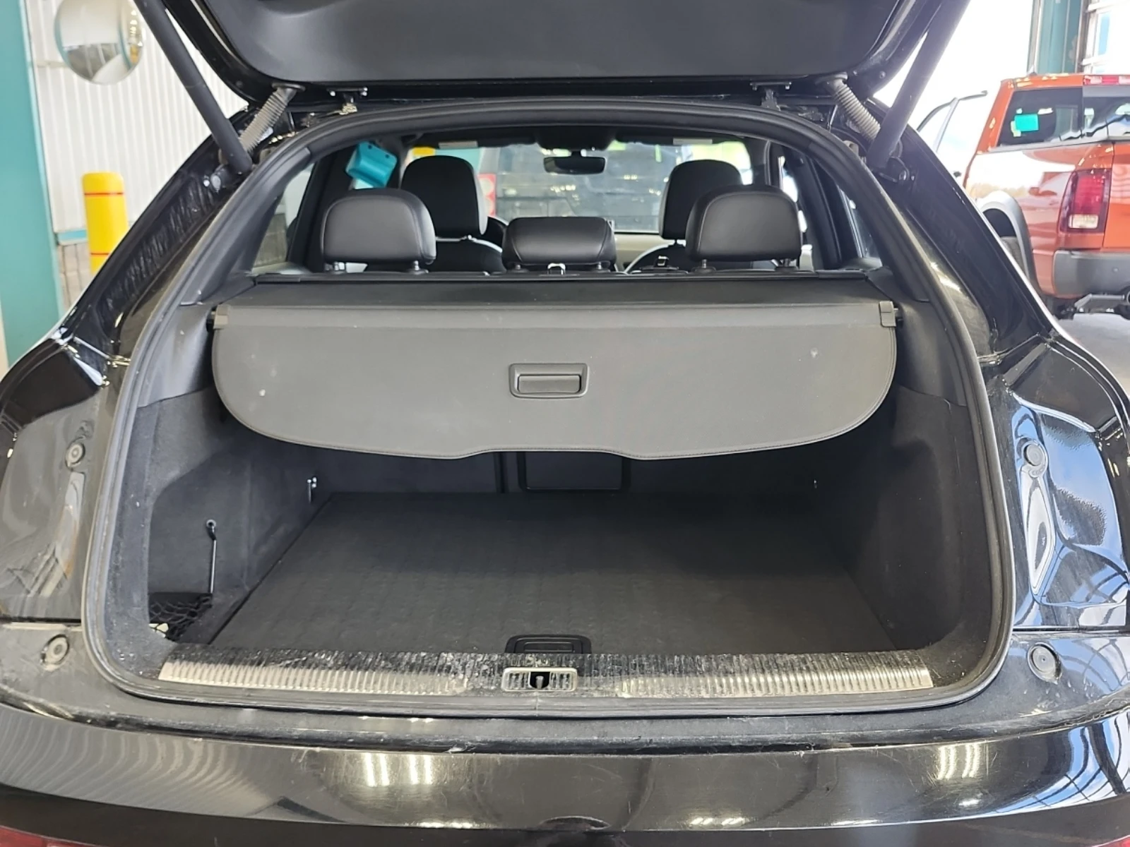 Audi Q3  2.0 TFSI quattro Technik Tiptronic, снимка 7 - Автомобили и джипове - 54484553