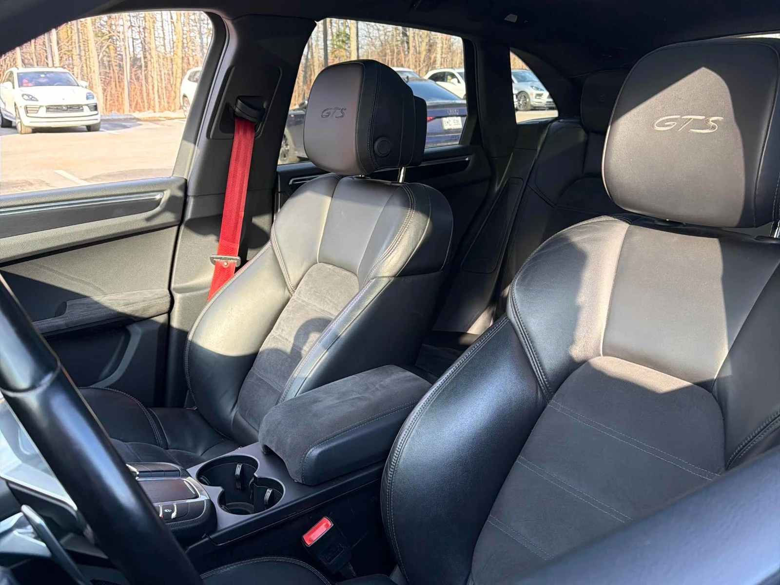 Porsche Macan GTS ЦЕНА ДО БЪЛГАРИЯ АВТОКРЕДИТ, снимка 10 - Автомобили и джипове - 55651323