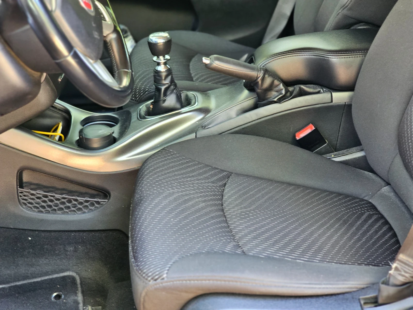 Fiat Freemont 2.0, 170 кс, предно, снимка 6 - Автомобили и джипове - 56112716