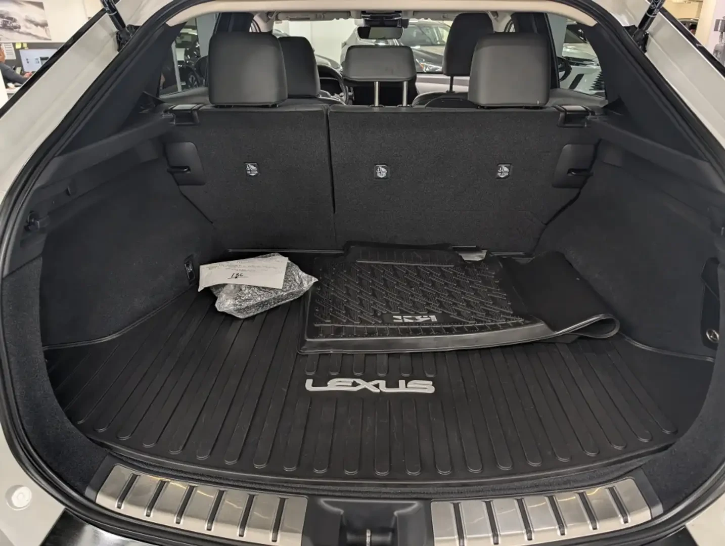 Lexus RZ 450e SIGNATURE * FIRST CLASS* FULL MAX | Mobile.bg � ����������� 14