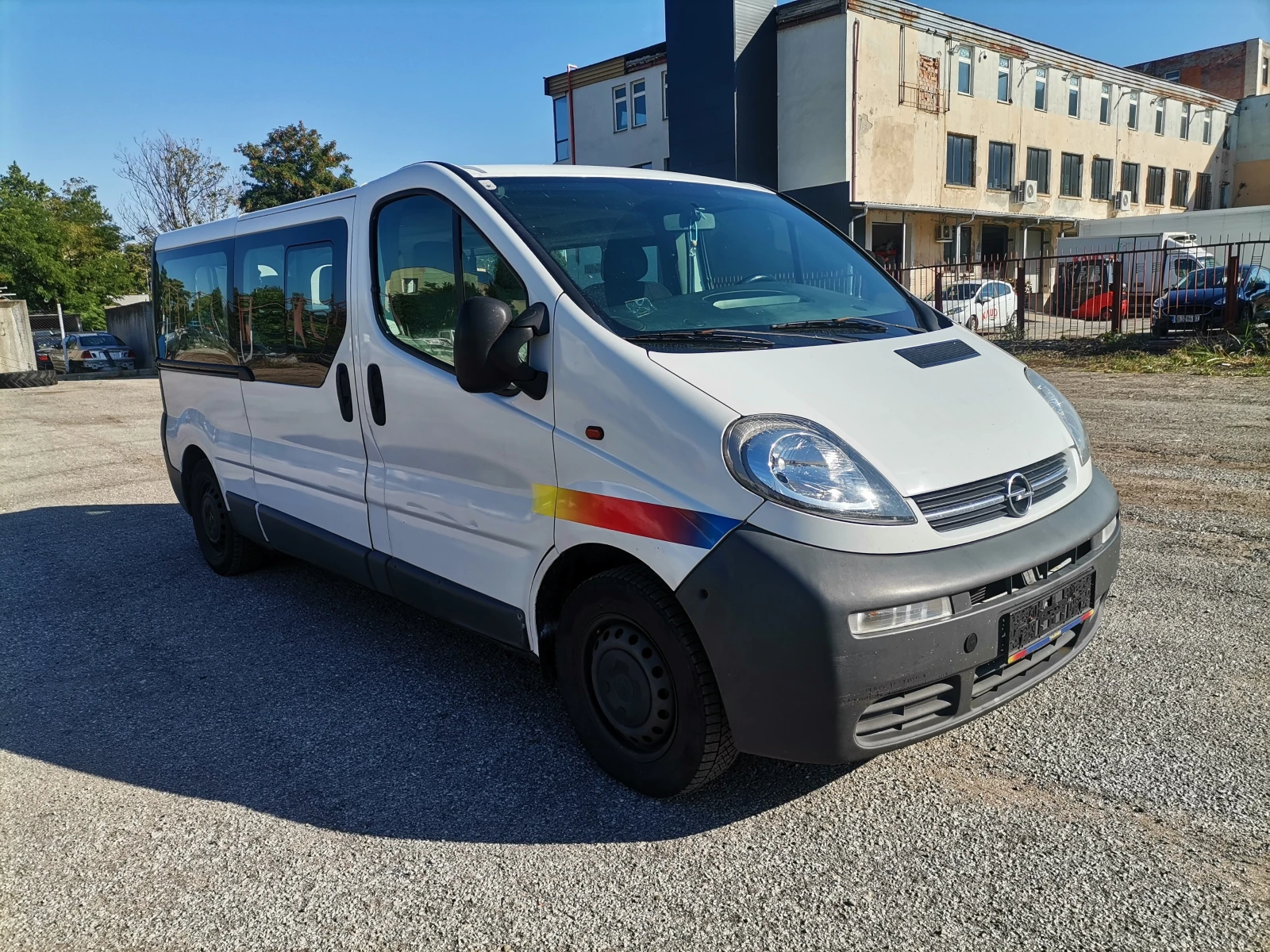 Opel Vivaro 1.9 DCI 101к.с * ДЪЛГА БАЗА 9м.*  - изображение 3