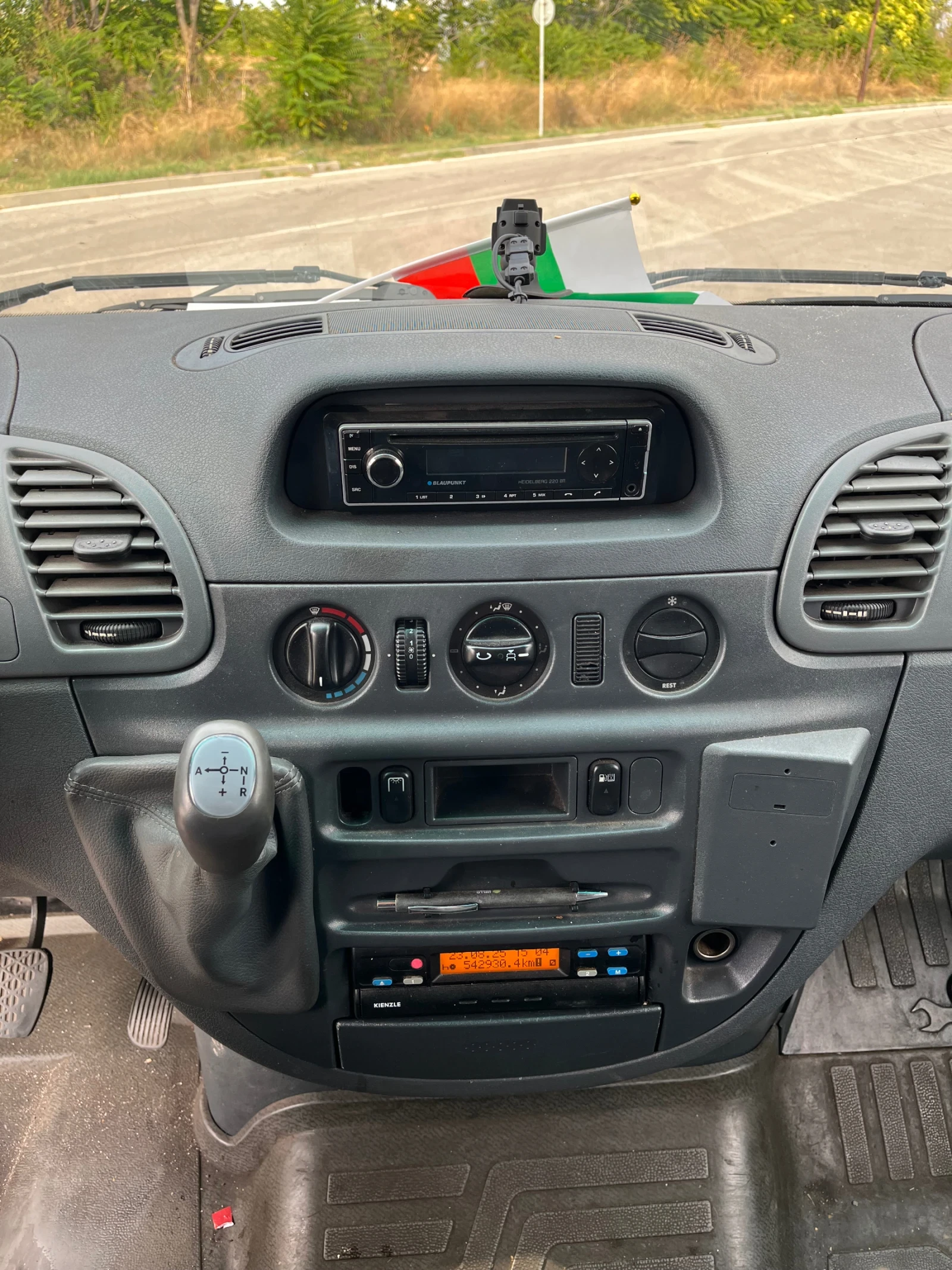 Mercedes-Benz Sprinter 416 2.7CDI, снимка 6 - Бусове и автобуси - 54960066