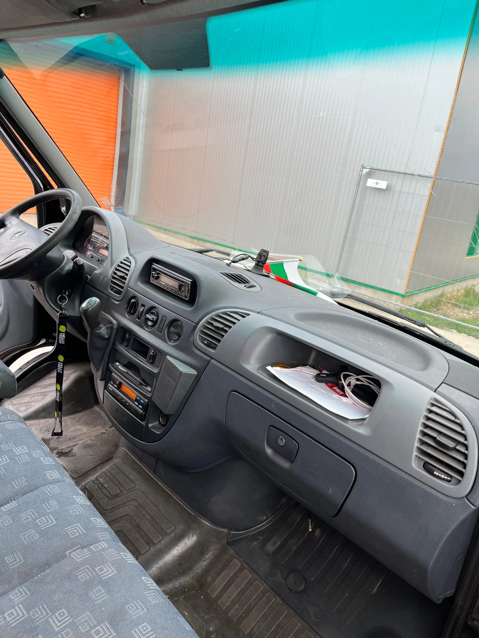Mercedes-Benz Sprinter 416 2.7CDI, снимка 7 - Бусове и автобуси - 54960066