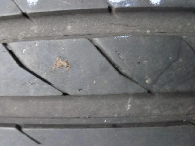 Гуми Летни 235/40R20, снимка 8 - Гуми и джанти - 20347111