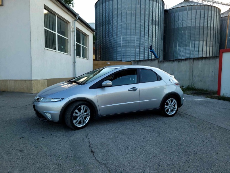 Honda Civic 1, 8-vtec - АВТОМАТ, снимка 5 - Автомобили и джипове - 46968432