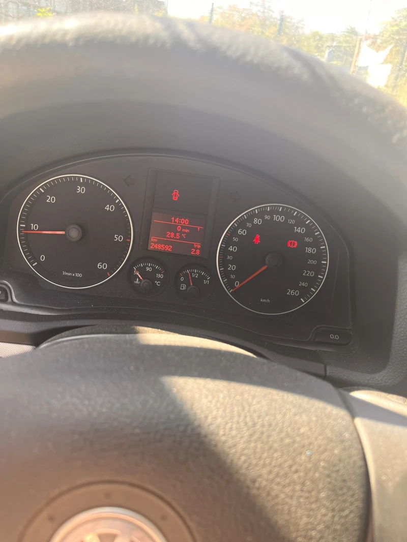 VW Golf 1.9 TDI 105кс, снимка 17 - Автомобили и джипове - 47408297