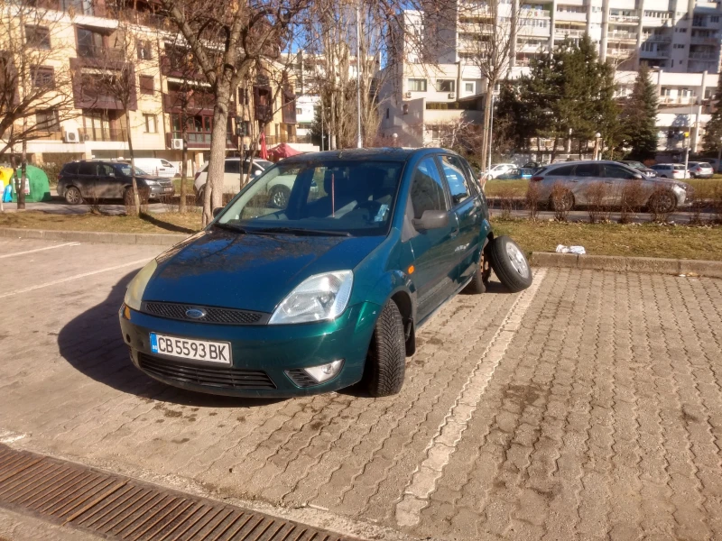 Ford Fiesta, снимка 1 - Автомобили и джипове - 49415059