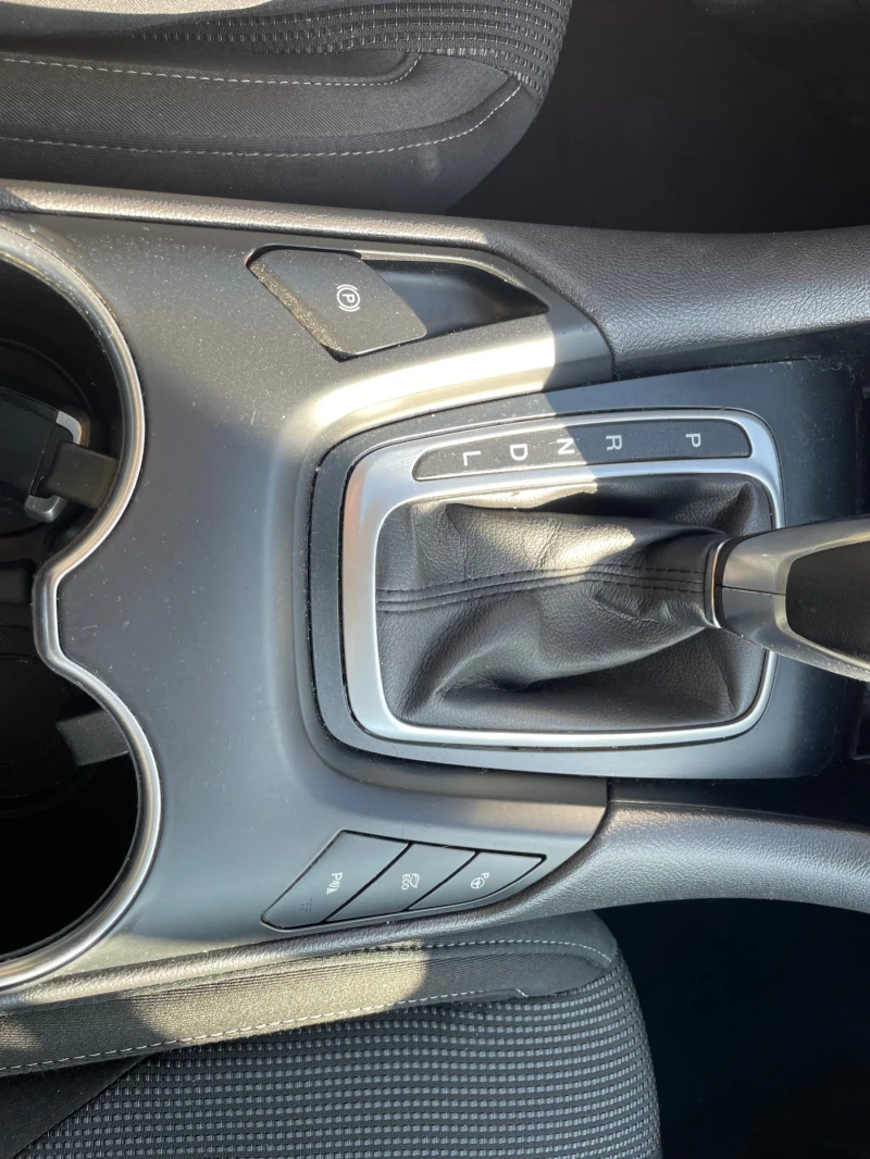 Ford Mondeo 2.0 hybrid , снимка 11 - Автомобили и джипове - 52399659