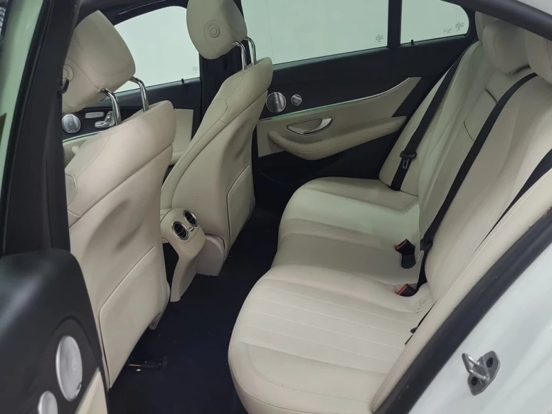 Mercedes-Benz E 350 * CARFAX * ЦЕНА ДО БГ, снимка 13 - Автомобили и джипове - 52878763