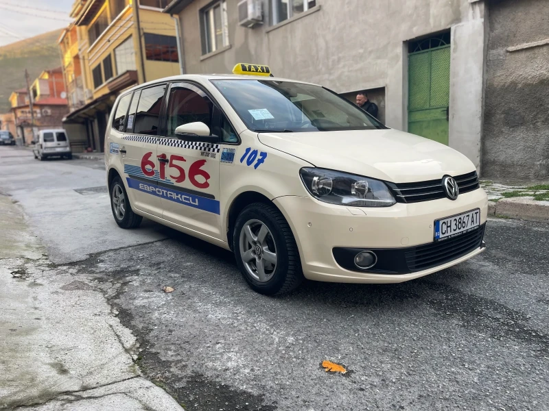 VW Touran 1.6 - 106кс, снимка 5 - Автомобили и джипове - 53152816