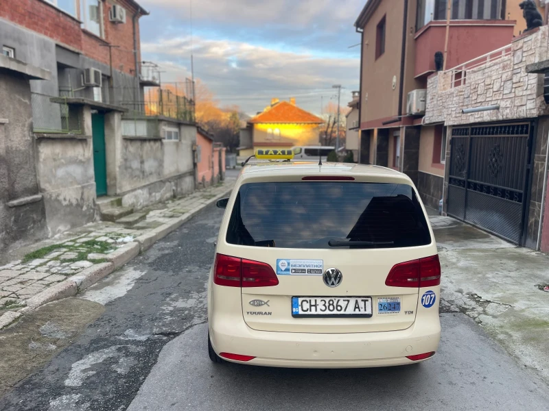 VW Touran 1.6 - 106кс, снимка 3 - Автомобили и джипове - 53152816