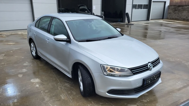 VW Jetta 1.6TDI BLUEMOTION* NAVI* PARKTRONIC , снимка 6 - Автомобили и джипове - 53505603