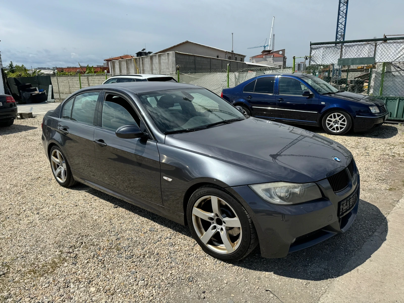 BMW 330 Всички екстри, само на задно - изображение 4