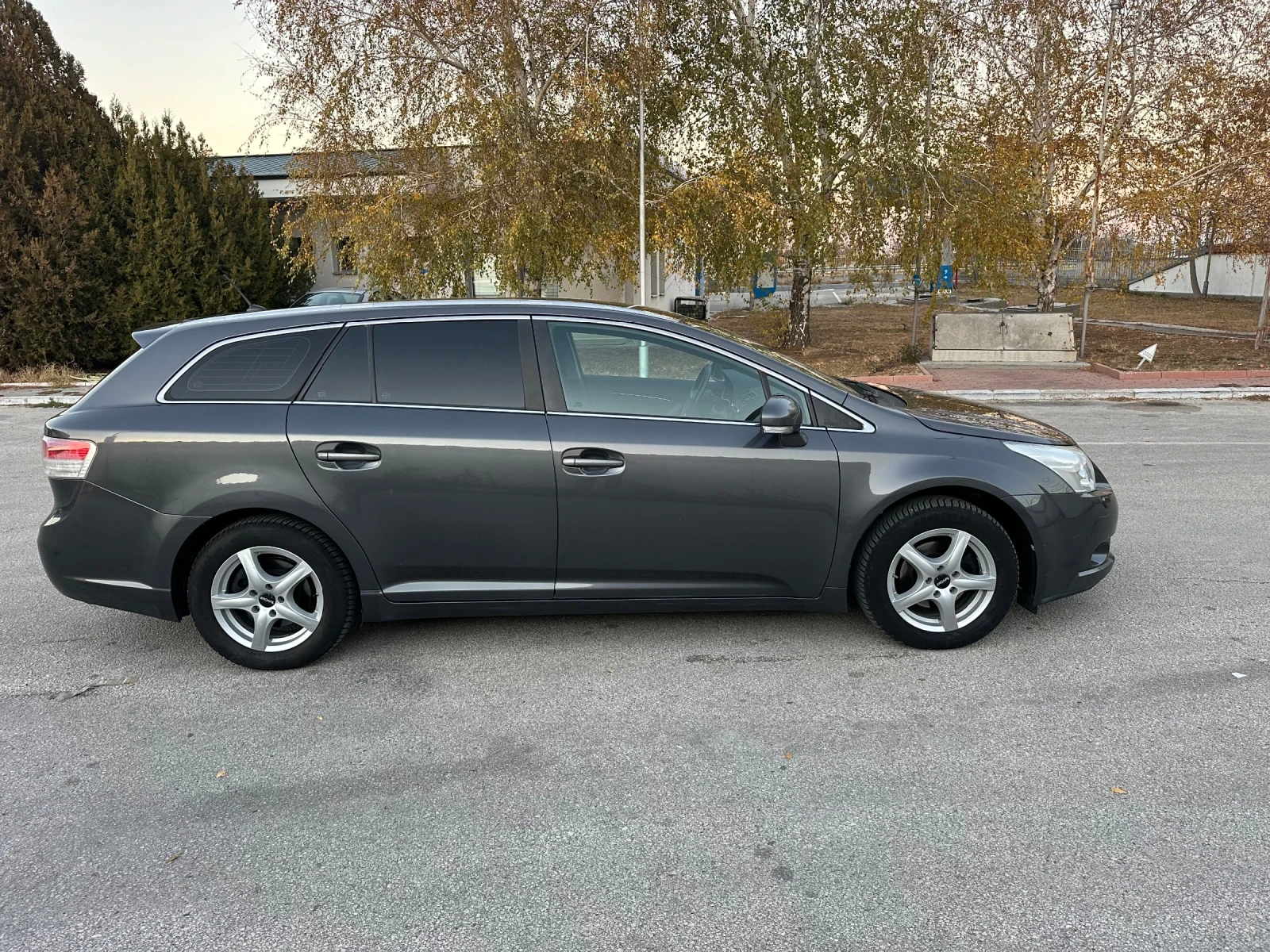 Toyota Avensis 2.0D4d/126кс/Подгрев седалки/Автопилот/6скорости - изображение 6