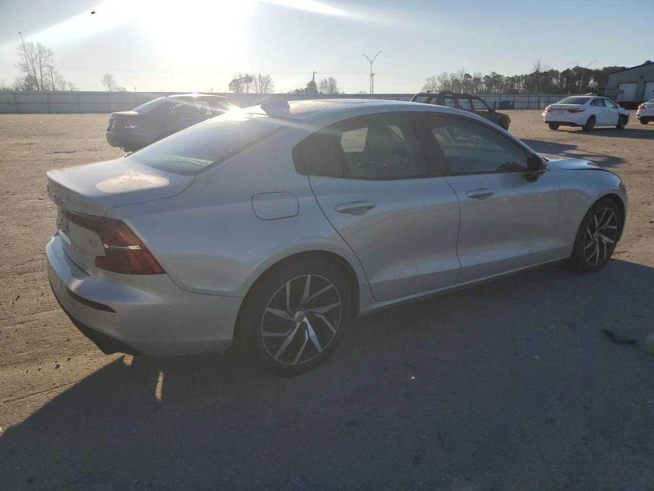 Volvo S60 T5 MOMENTUM 2.0T - изображение 6