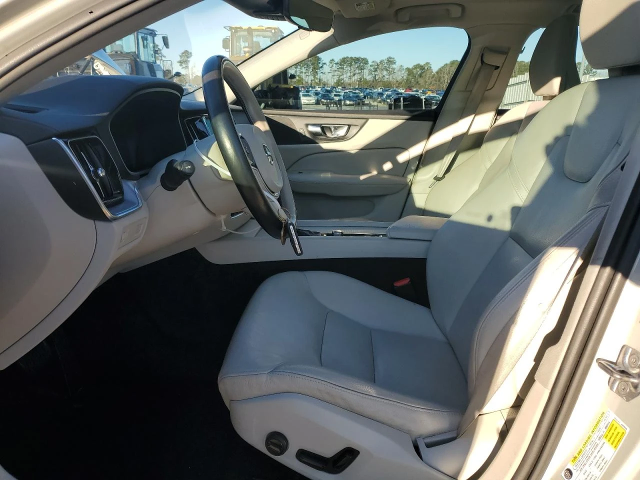 Volvo S60 T5 MOMENTUM 2.0T - изображение 8