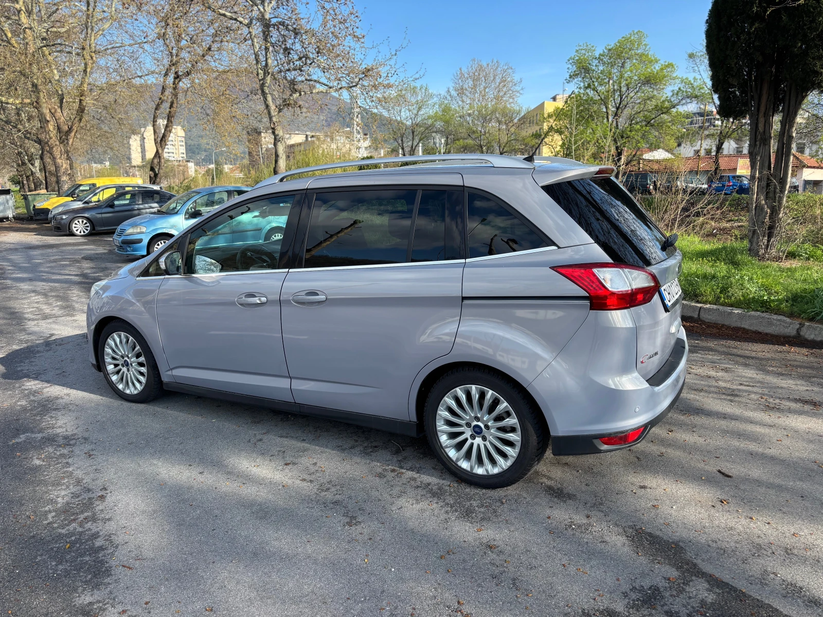 Ford C-max  Grand 2.0 -7 места Navi - изображение 3