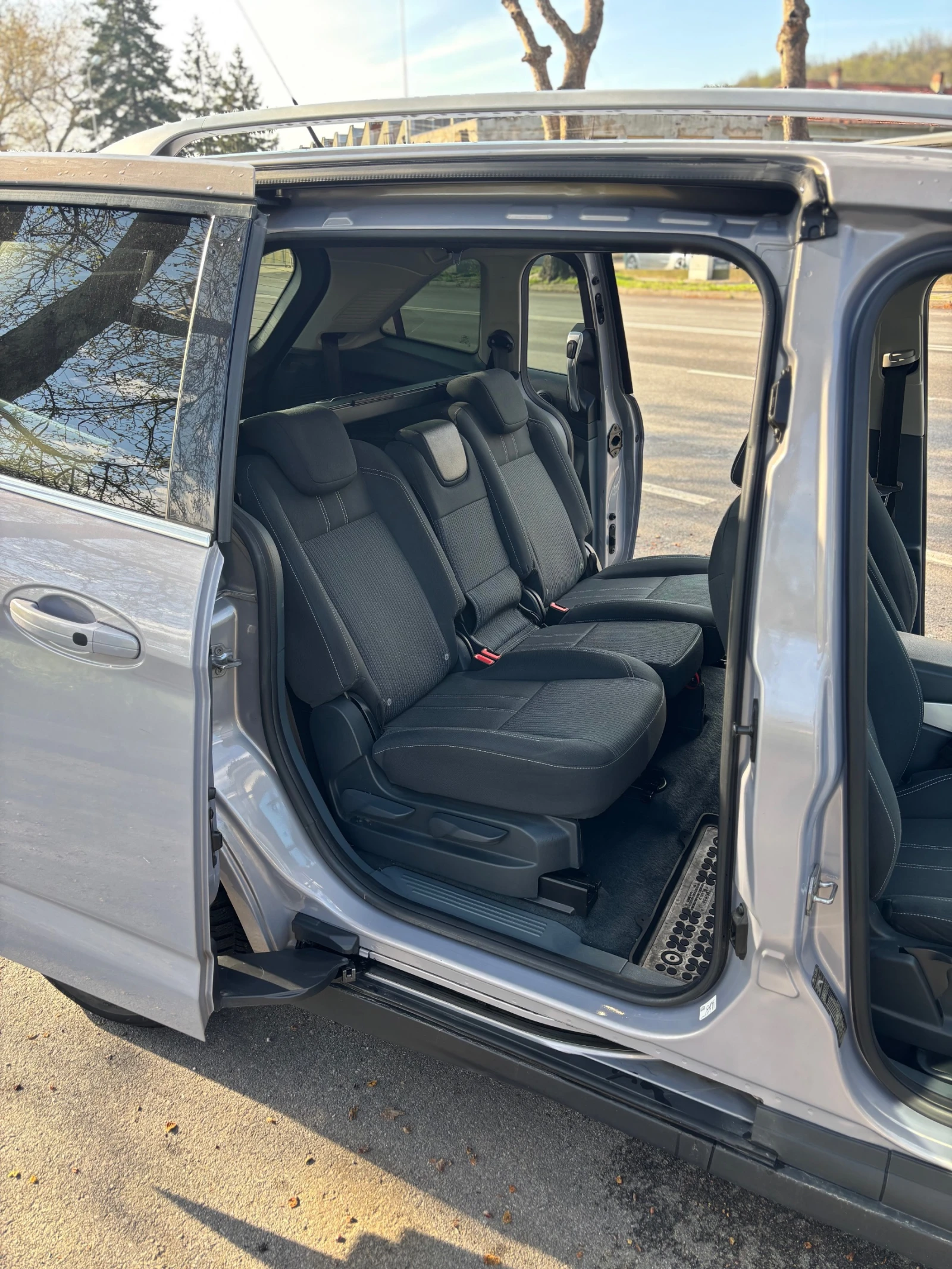 Ford C-max  Grand 2.0 -7 места Navi - изображение 9