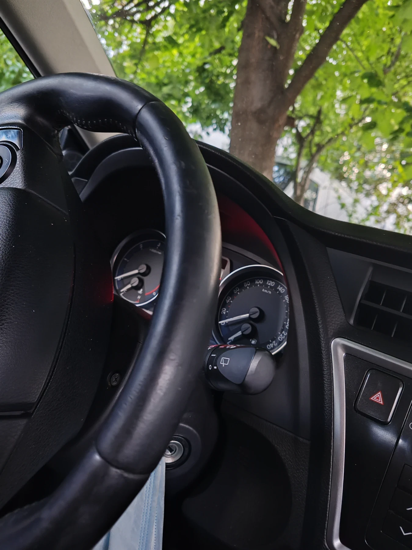 Toyota Auris  - изображение 10