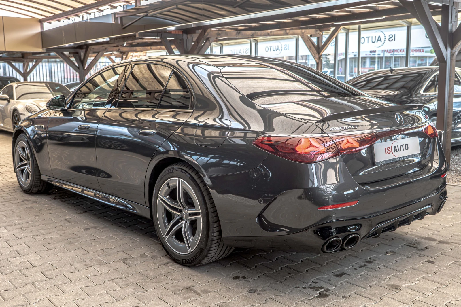 Mercedes-Benz E 53 AMG 4Matic+ /HyperScreen/AMG Ride Control/Камера 360/N, снимка 6 - Автомобили и джипове - 52451794