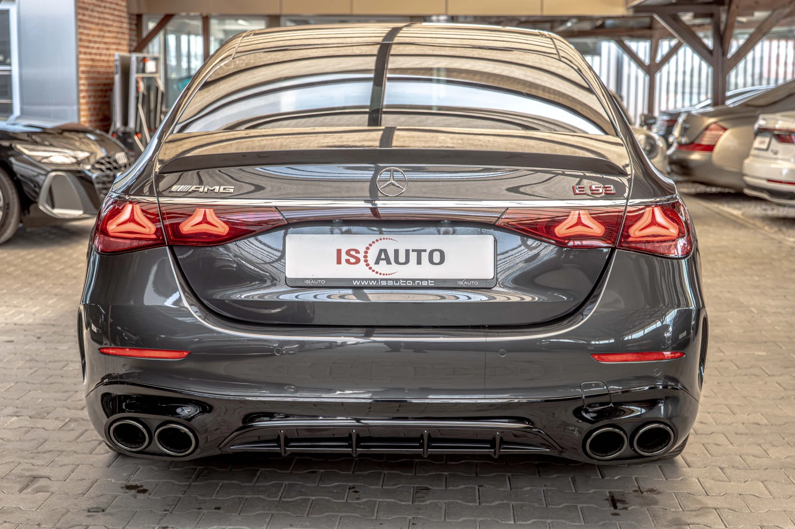 Mercedes-Benz E 53 AMG 4Matic+ /HyperScreen/AMG Ride Control/Камера 360/N, снимка 4 - Автомобили и джипове - 52451794