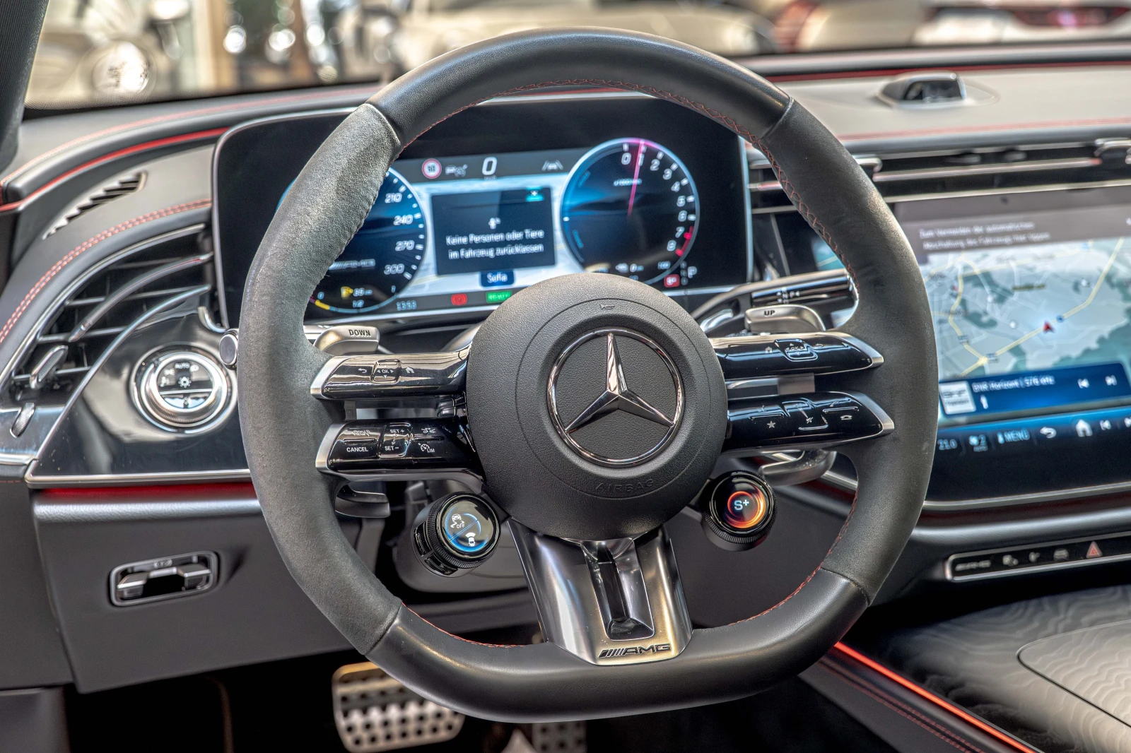 Mercedes-Benz E 53 AMG 4Matic+ /HyperScreen/AMG Ride Control/Камера 360/N, снимка 11 - Автомобили и джипове - 52451794