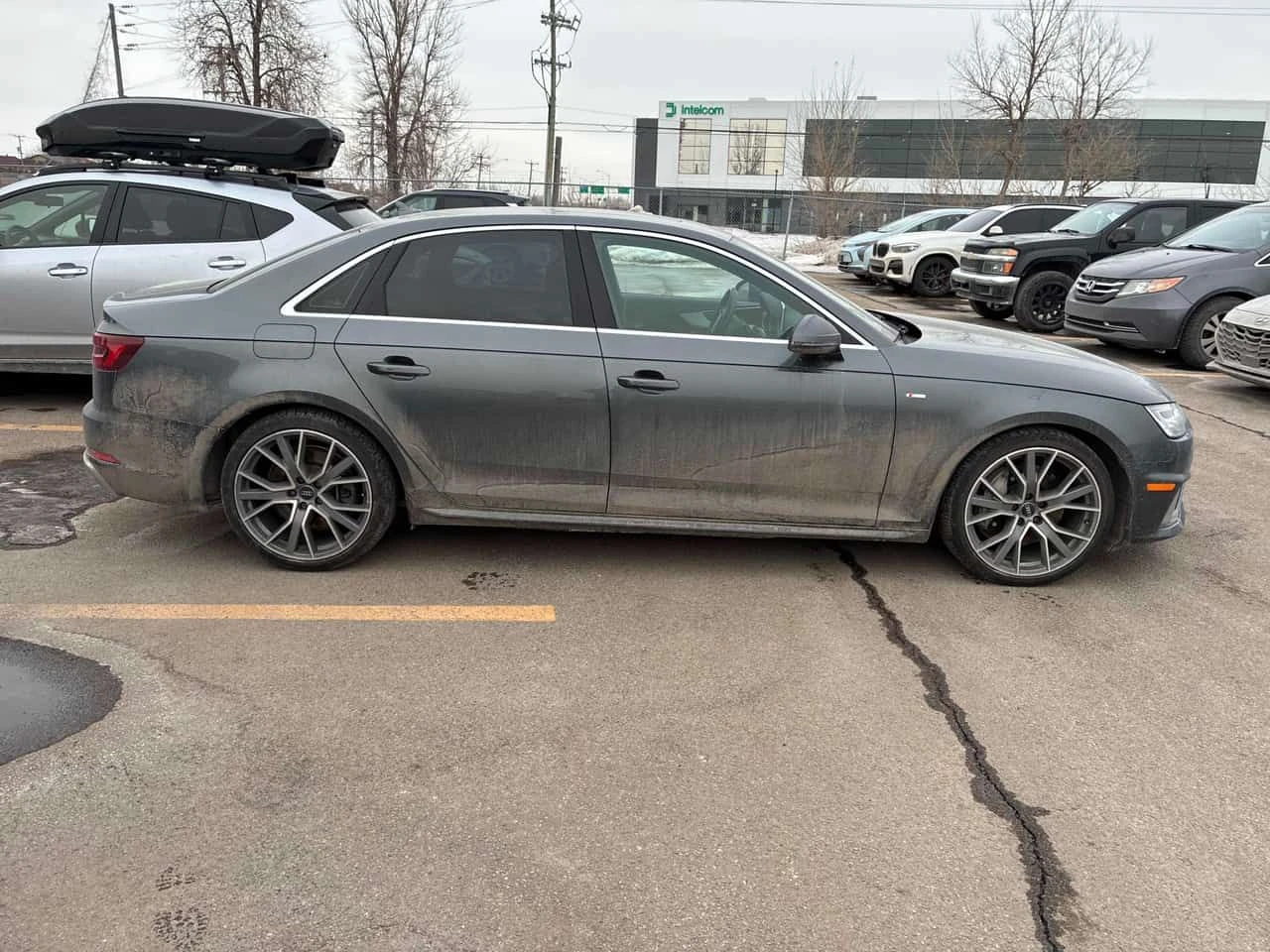 Audi A4 * Progressiv * S-line* DISTRONIC* ШИБИДАХ* , снимка 3 - Автомобили и джипове - 53749520