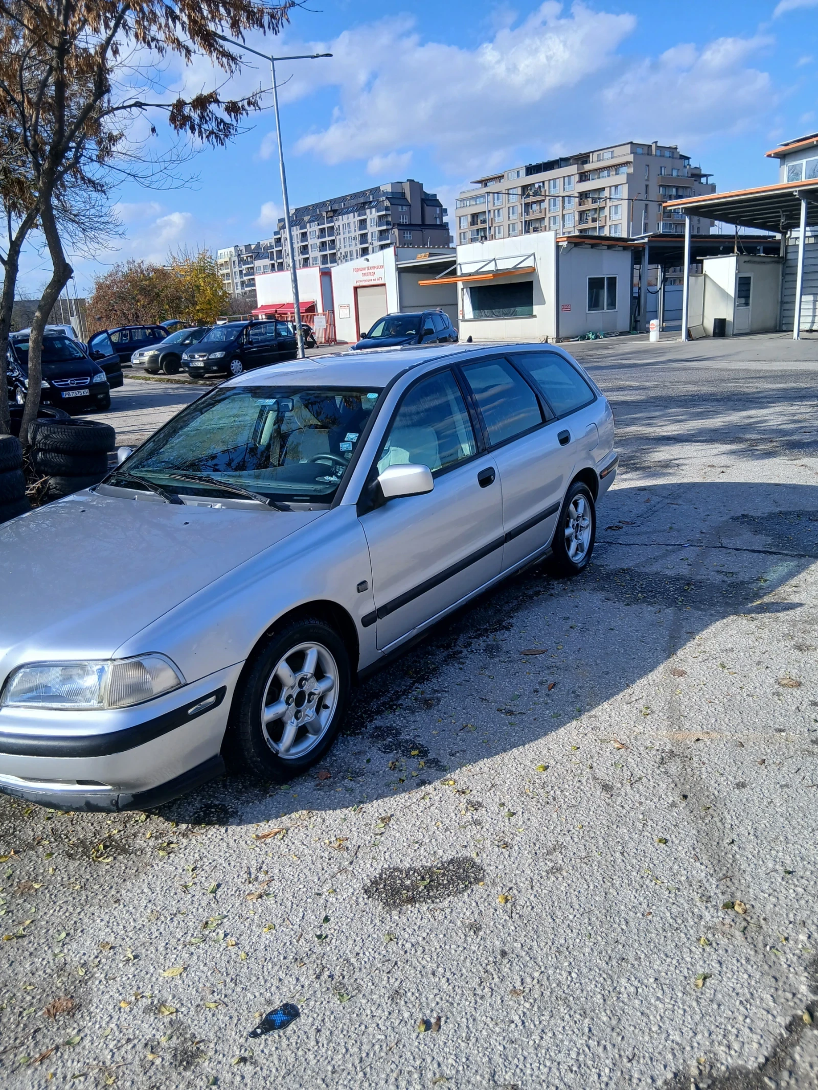 Volvo V40, снимка 2 - Автомобили и джипове - 53836447