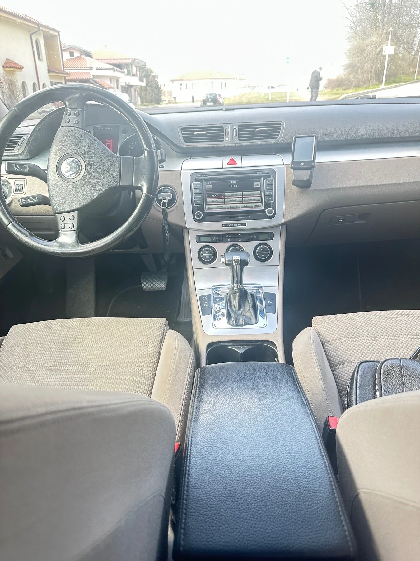 VW Passat 2.0TDI обслужен, снимка 8 - Автомобили и джипове - 53870318