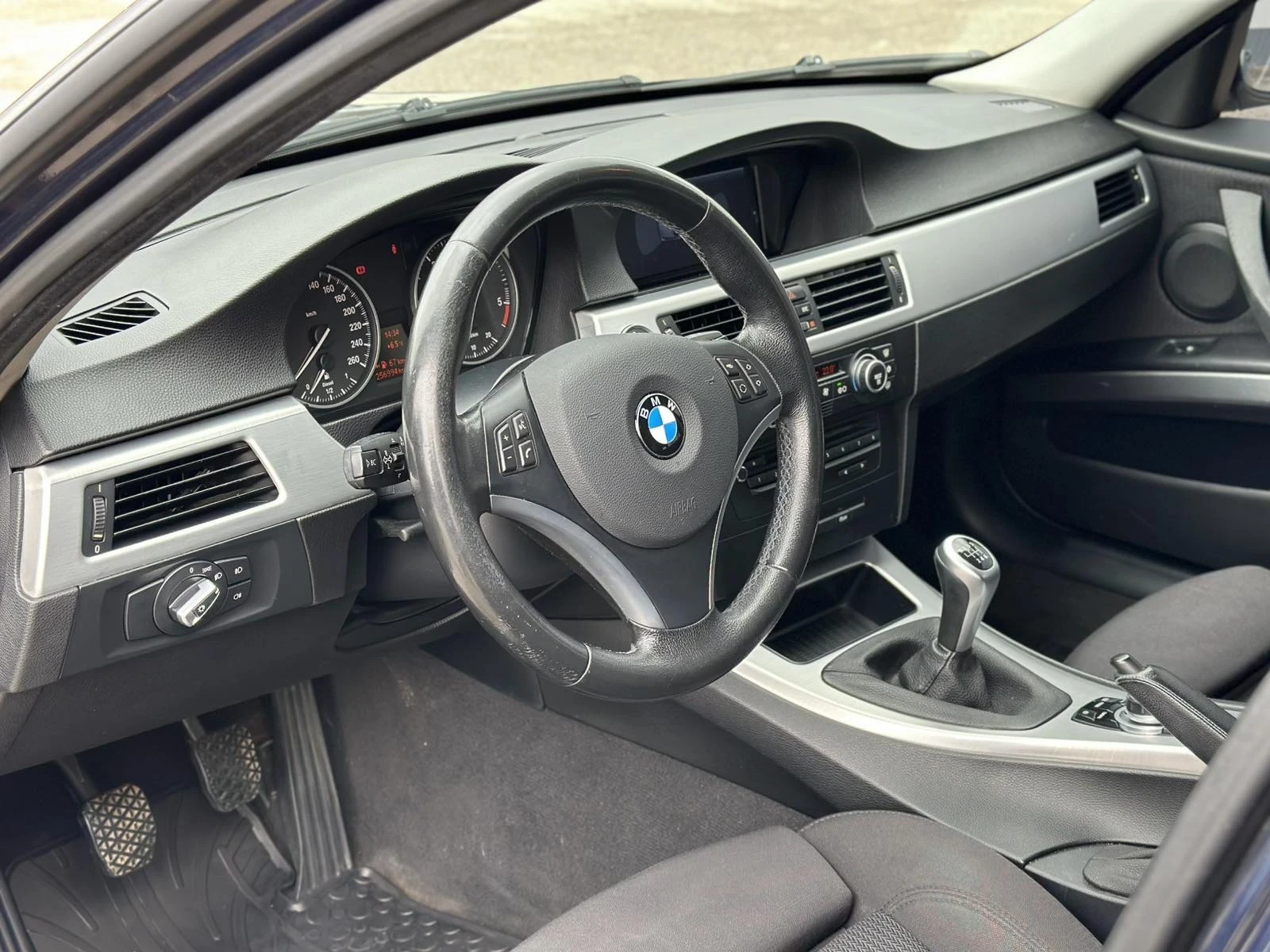 BMW 320, снимка 7 - Автомобили и джипове - 54019341