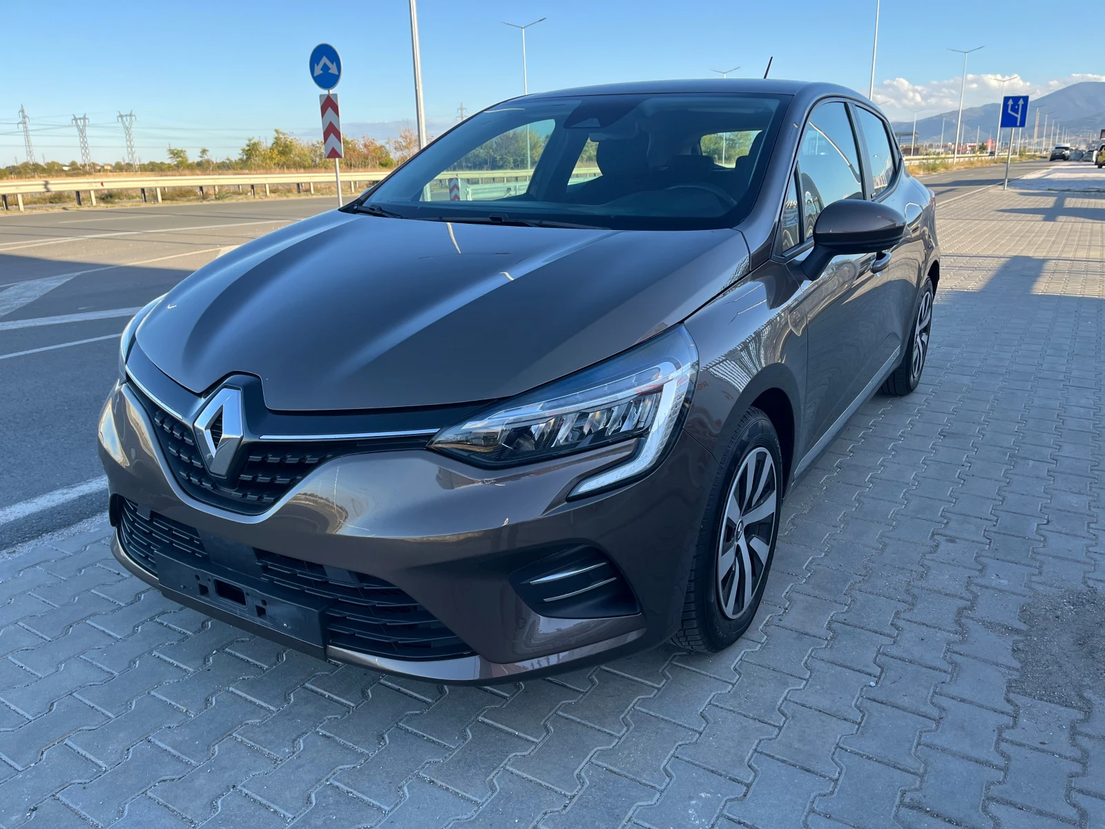 Renault Clio E-tech Hybrid 1.6, снимка 2 - Автомобили и джипове - 54145857