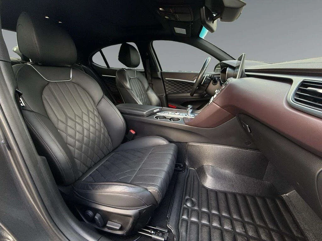 Genesis G70 3.3T RWD, снимка 16 - Автомобили и джипове - 54597902