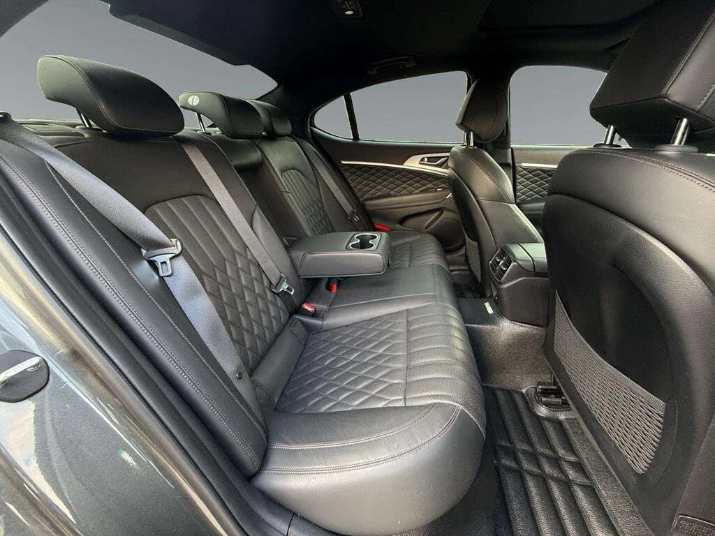Genesis G70 3.3T RWD, снимка 17 - Автомобили и джипове - 54597902